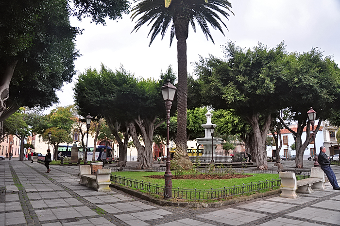 Tenerife_Laguna_plaza_Adelantado
